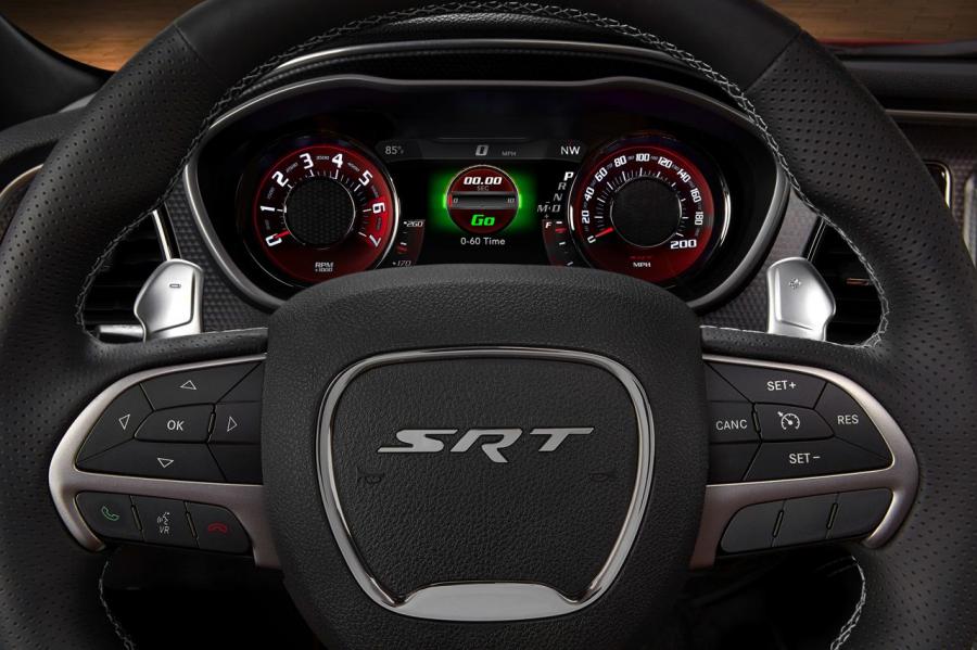  Dodge Challenger SRT 2015 года  (фото 33 из 79)